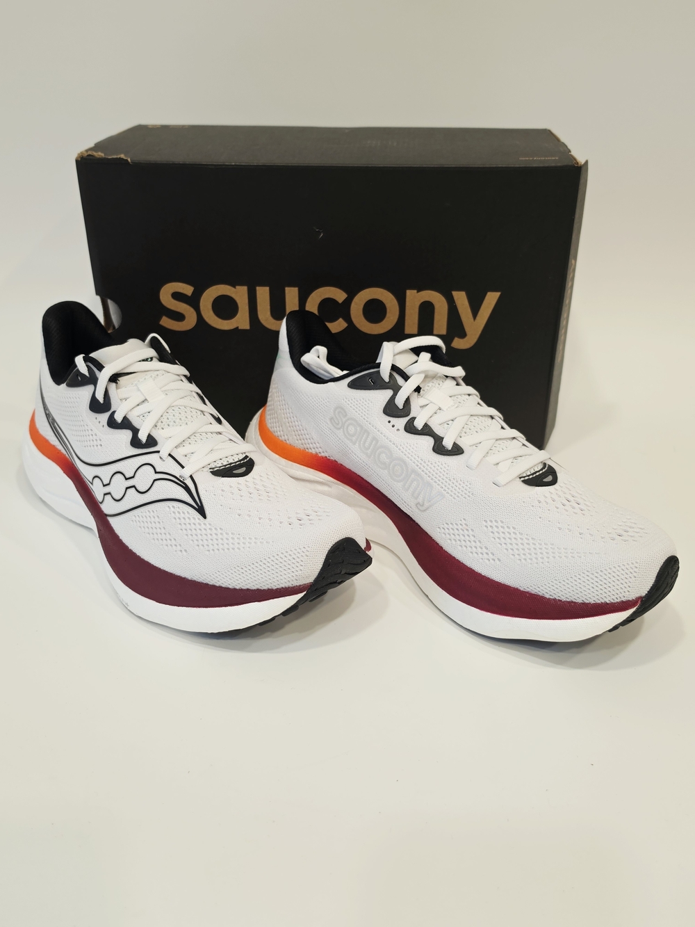 Saucony Ride 19 Men’s White Running Shoes Burgundy & Orange Accent US Size 10